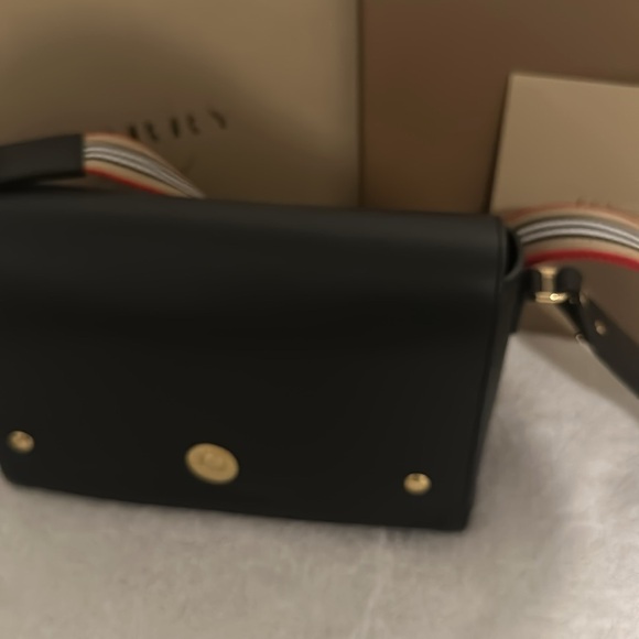 Beautiful Burberry signature stripe crossbody - Picture 10 of 11